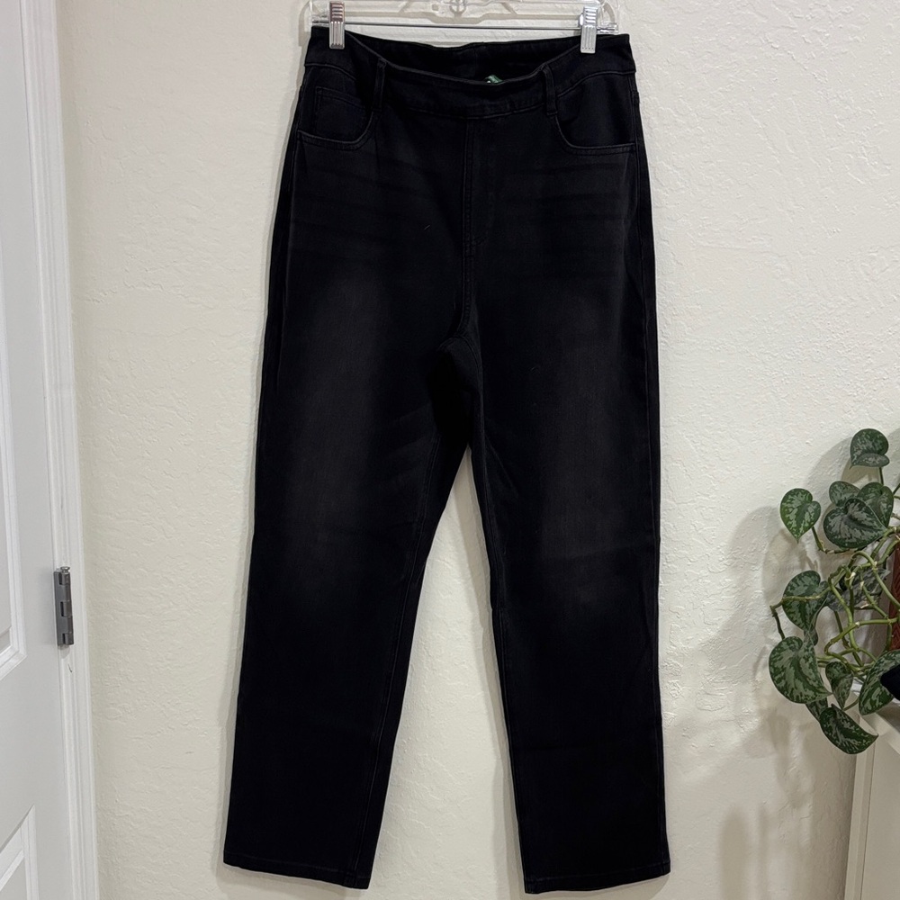 HALARA Black Straight-Leg Stretch pull on Jeans